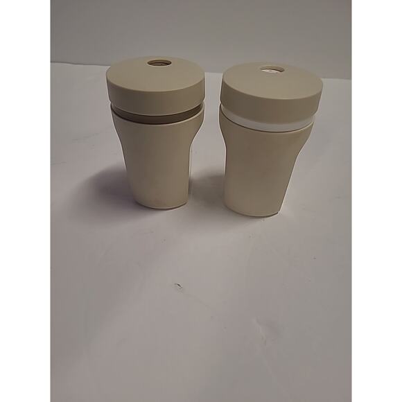 Tupperware Twist Top Salt & Pepper Shakers Vintage Beige Almond Set USA Made - Picture 5 of 11
